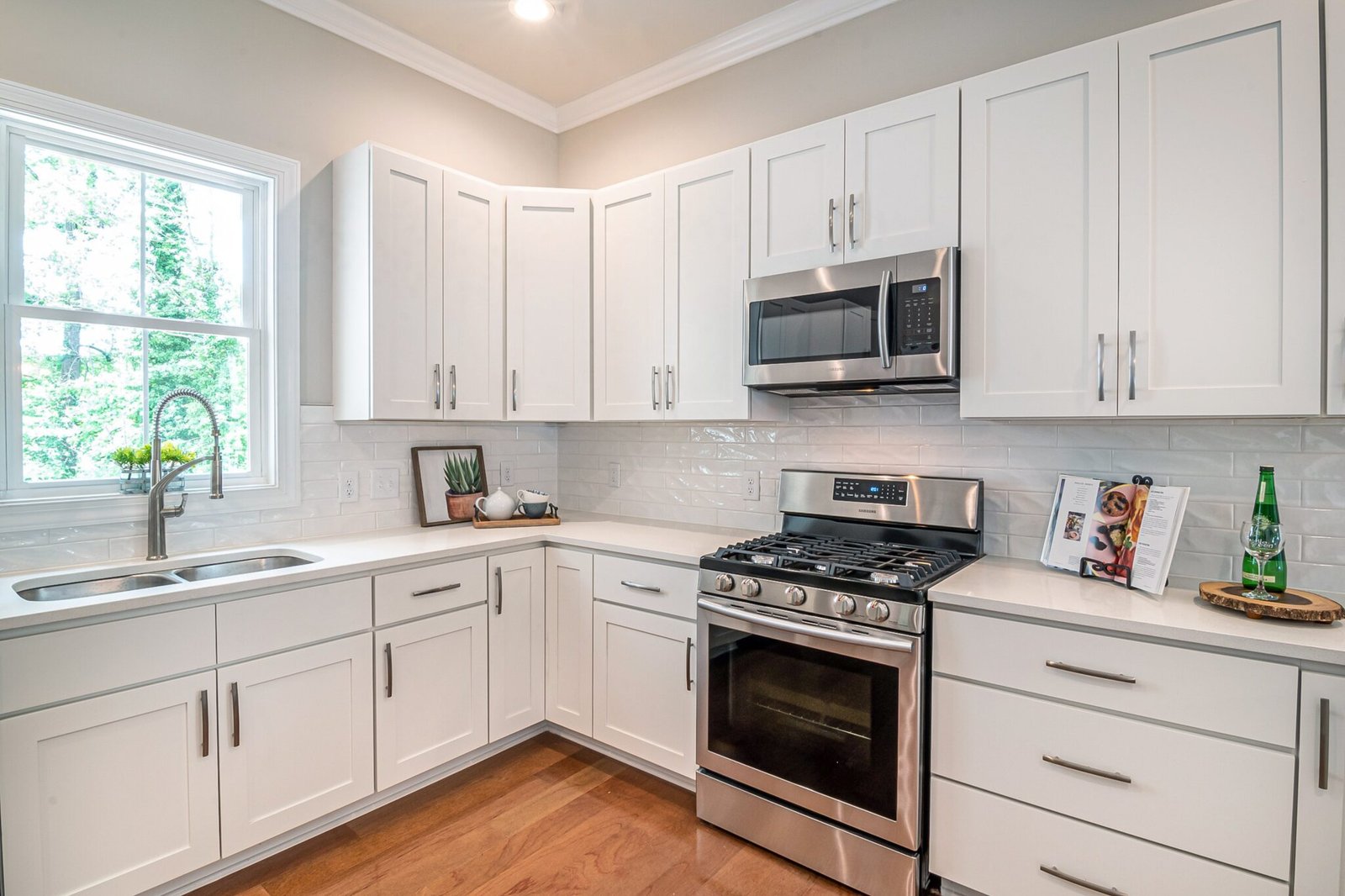 Modular kitchen interiors image